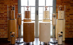 Enceintes holographiques (à diffusion 360°) MUNDUS Enceintes holographiques (à diffusion 360°) MUNDUS